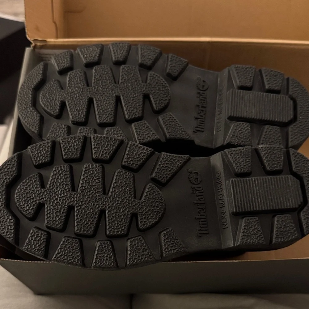 Timberland Kids Black Lace-Up Boots, 1.5 youth